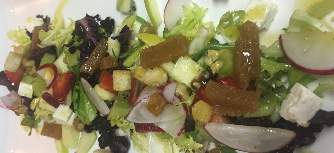Ensalada mixta con frutas
